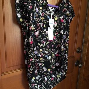 Women’s shirt size large